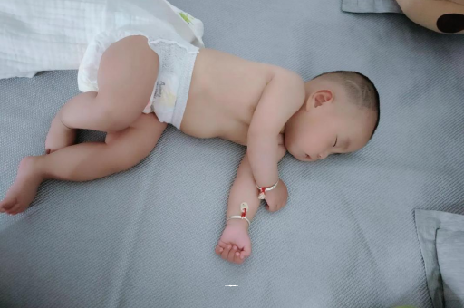 海安宝宝几个月可以吃水果